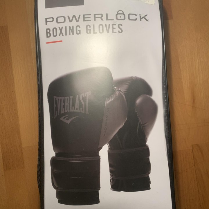 Боксерские перчатки Everlast 16 унций