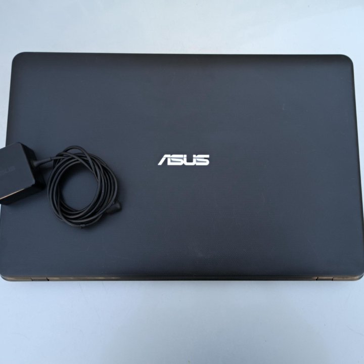 ASUS 17.3