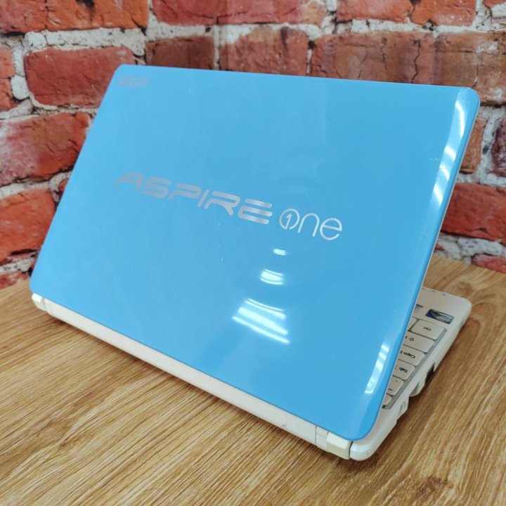 Нетбук Acer Aspire one 4 потока для поездок