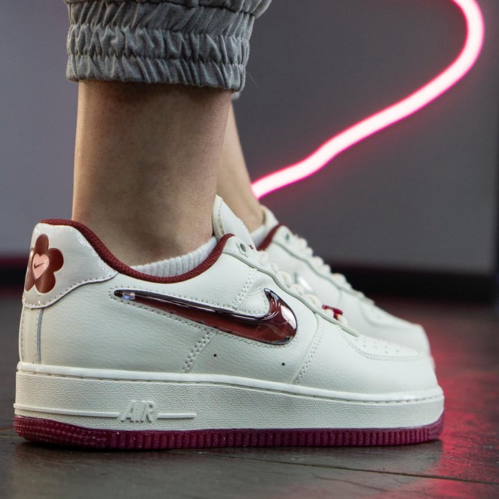 Кроссовки Nike Air Force 1 “Valentine’s Day”