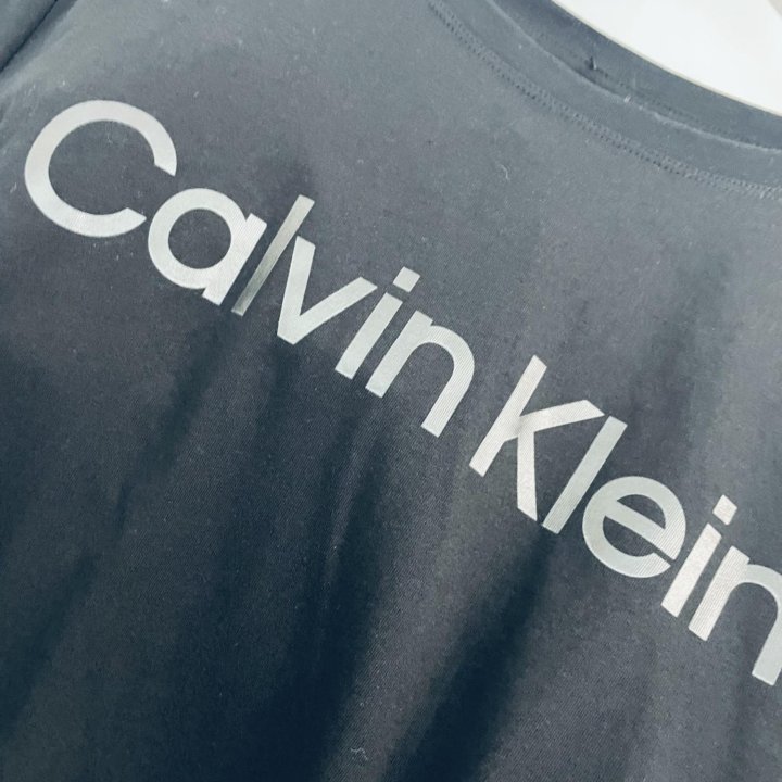 Футболка Calvin Klein ( новая ,оригинал )