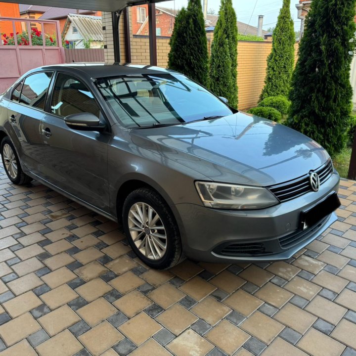 Volkswagen Jetta, 2014