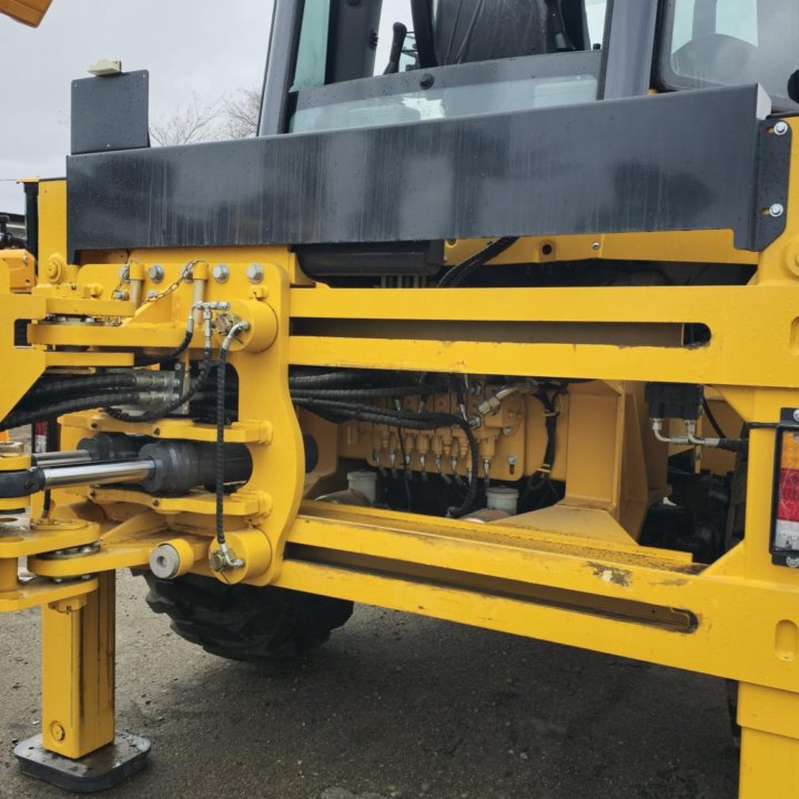 Экскаватор-погрузчик Rantex RT777A