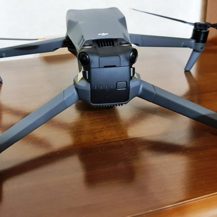 Дрон DJI Mavic 3