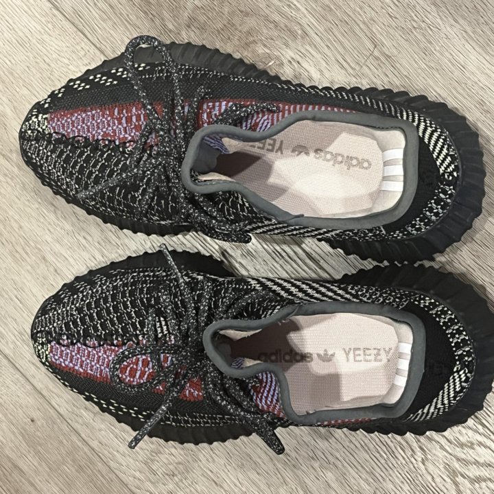 Кроссовки Adidas Yeezy Boost 350 V2