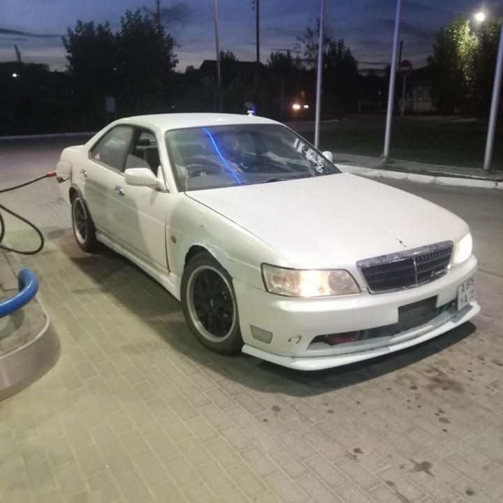 Nissan Laurel, 1999