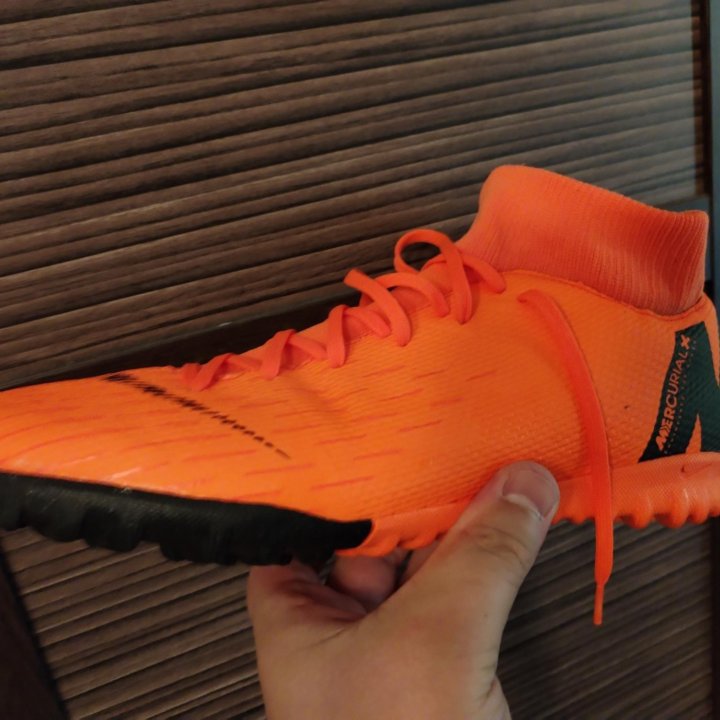 Сороконожки для футбола Nike Mercurial Superfly.