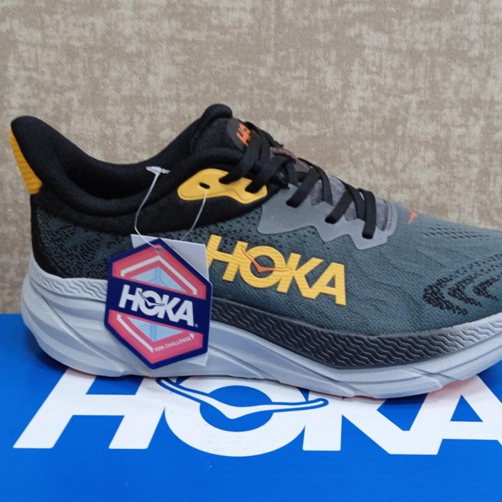 Hoka р. 41-45 летние беговые