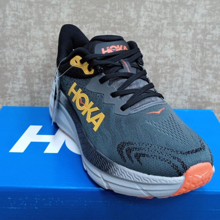 Hoka р. 41-45 летние беговые