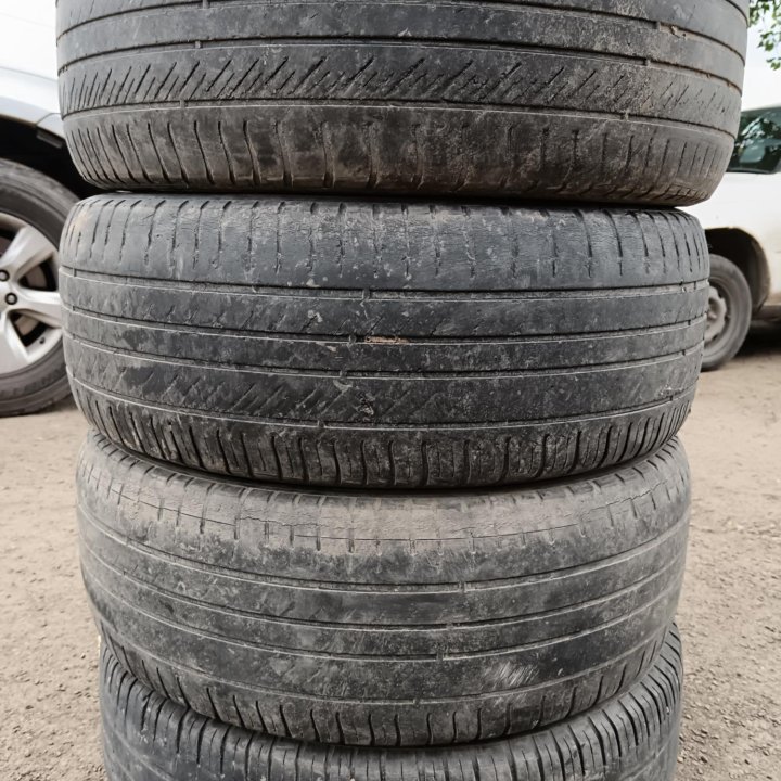 Комплект летних шин Michelin R15 205/60 Energy XM1