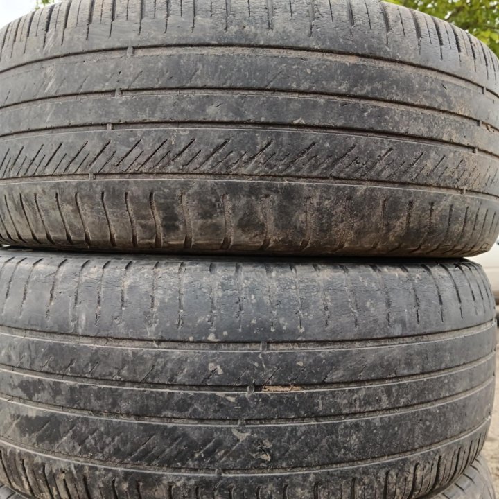 Комплект летних шин Michelin R15 205/60 Energy XM1