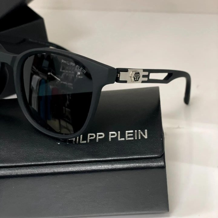 Солнцезащитные очки Philipp Plein