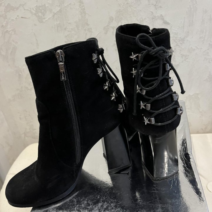 Ботинки на каблуке