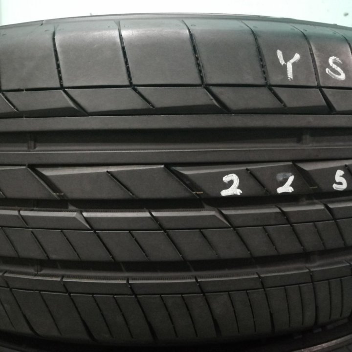 Комплект летних шин 225/55R18 изЯпонии!!!