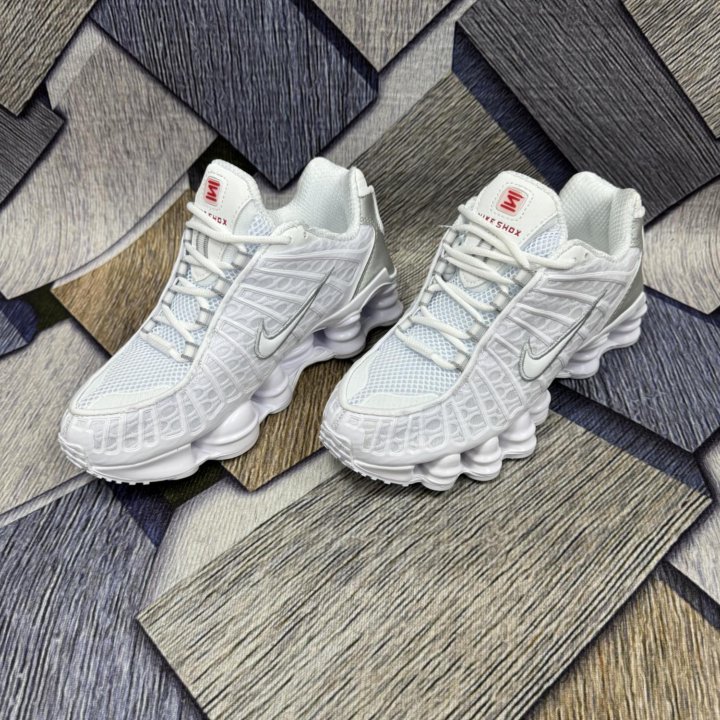 Кроссовки Nike Shox