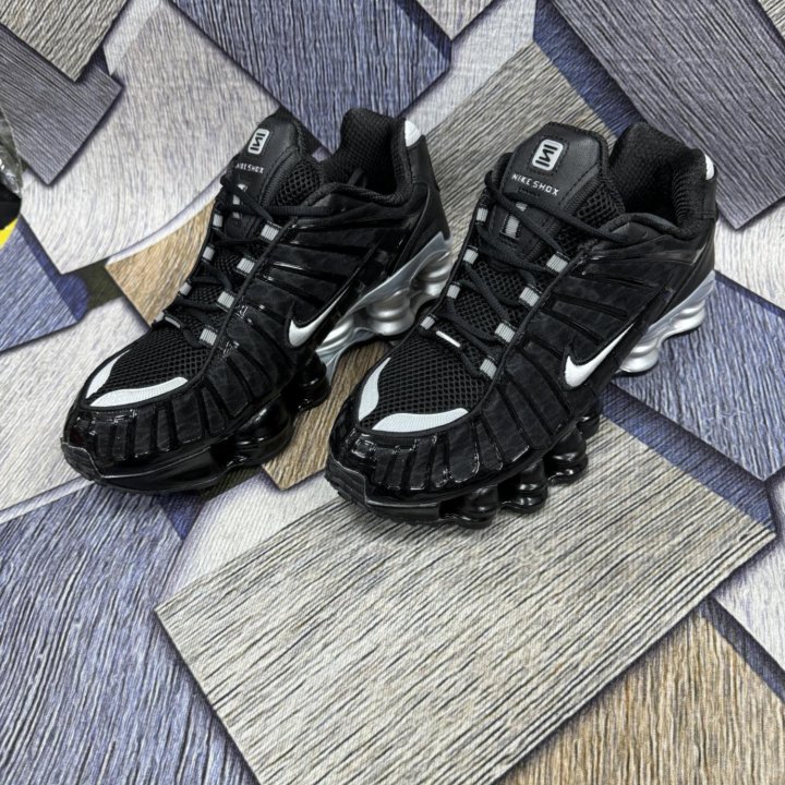 Кроссовки Nike Shox