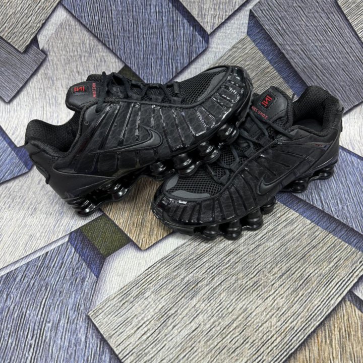 Кроссовки Nike Shox