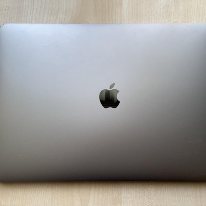 MacBook Pro 15 2018 16/256 gb Touch Bar