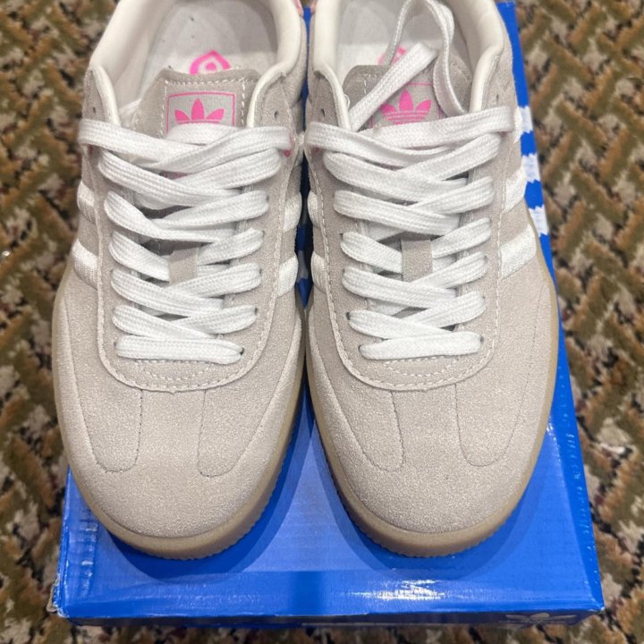 Кроссовки adidas