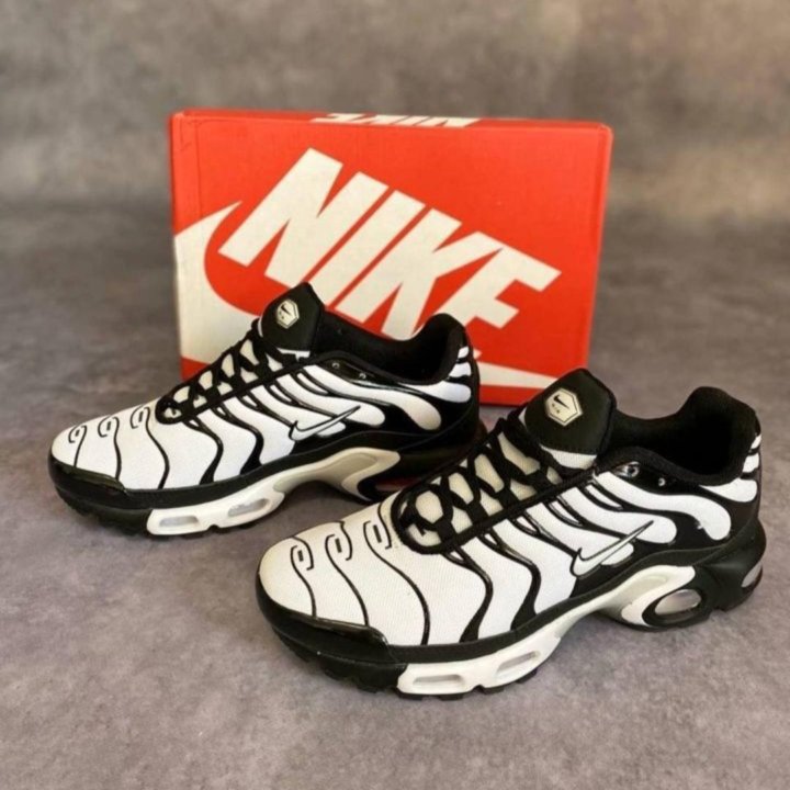 Кроссовки Nike Air Max Tn Plus