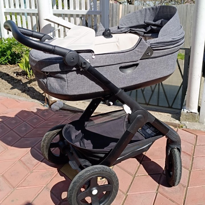 Коляска Stokke