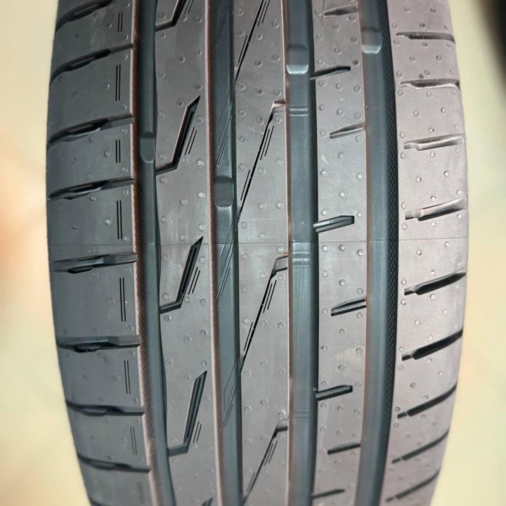 Leao Nova-Force C/S 235/65 R17 108V