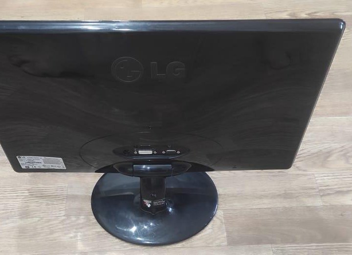 Монитор LG Flatron E2250VR-SN