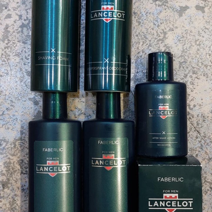 Продам. Набор LaNceloT для Него.