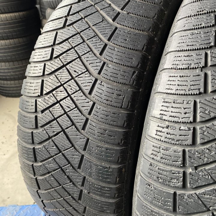 235/55 R19 Pirelli Ice Zero FR