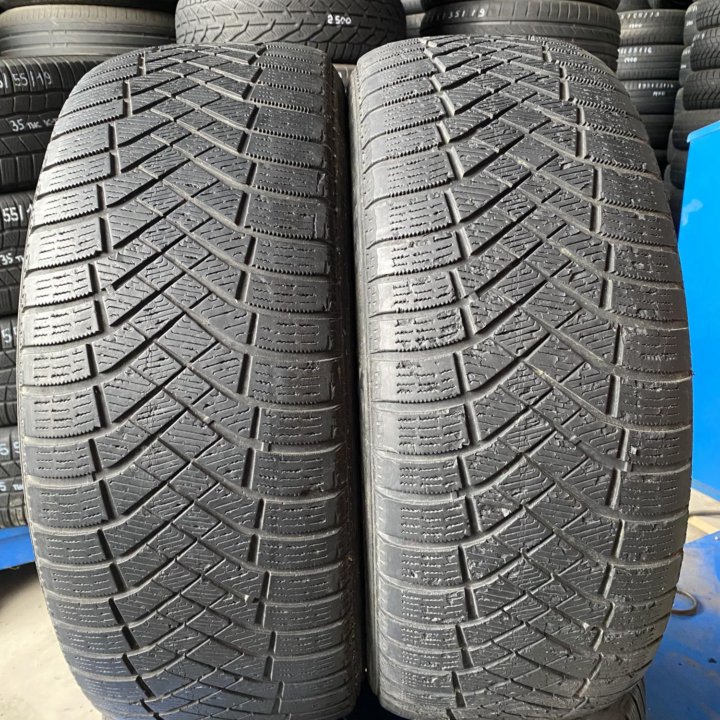 235/55 R19 Pirelli Ice Zero FR