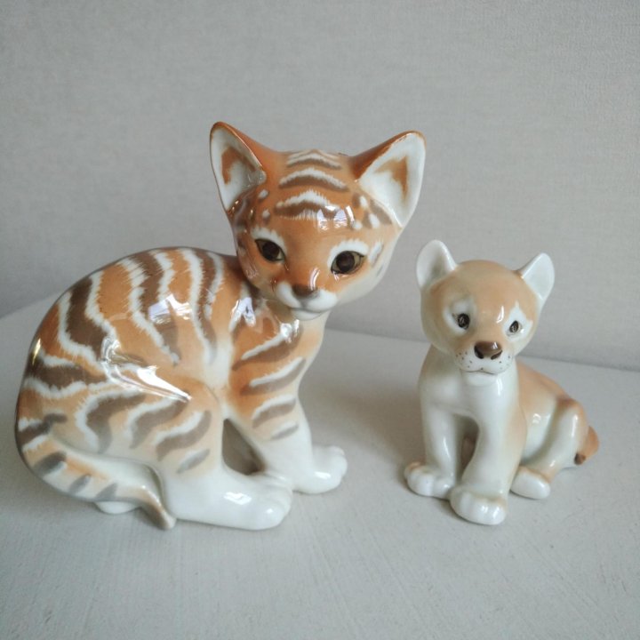 Статуэтки Фарфор