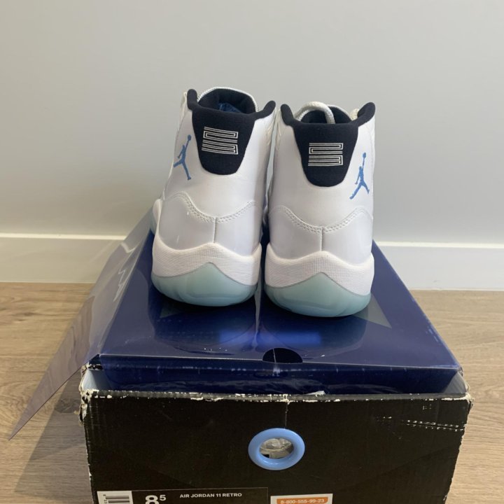 Air Jordan 11 Legend Blue