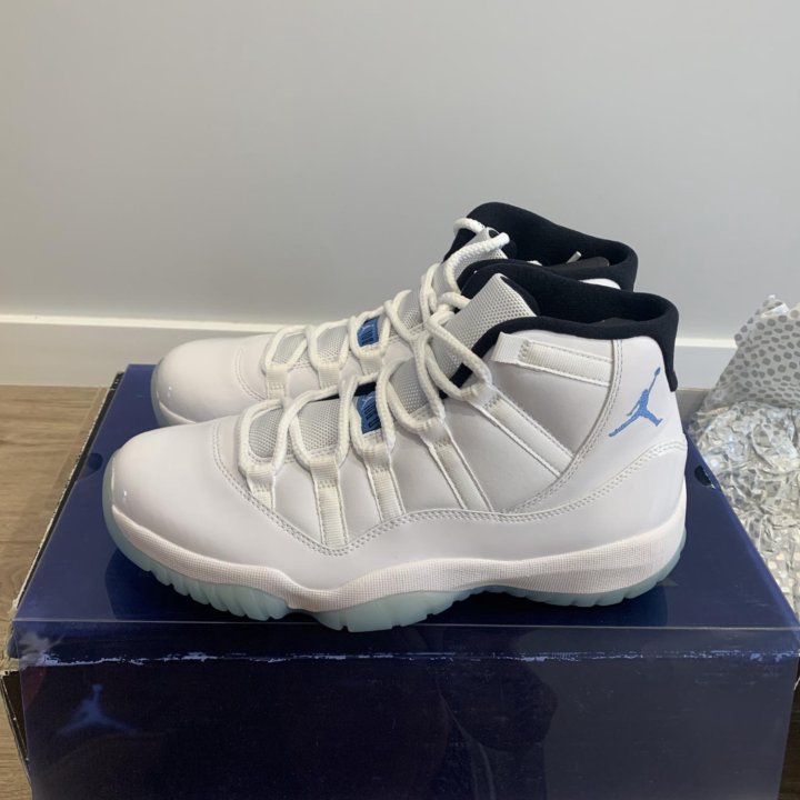 Air Jordan 11 Legend Blue