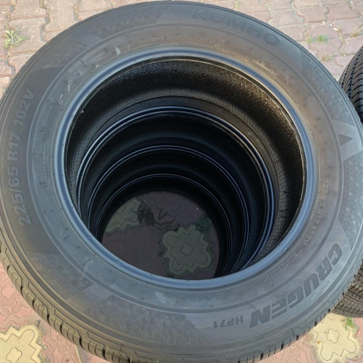 225/65R17