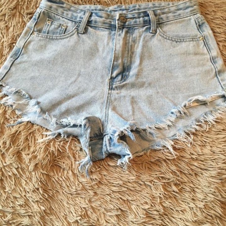 Джинсовые шорты