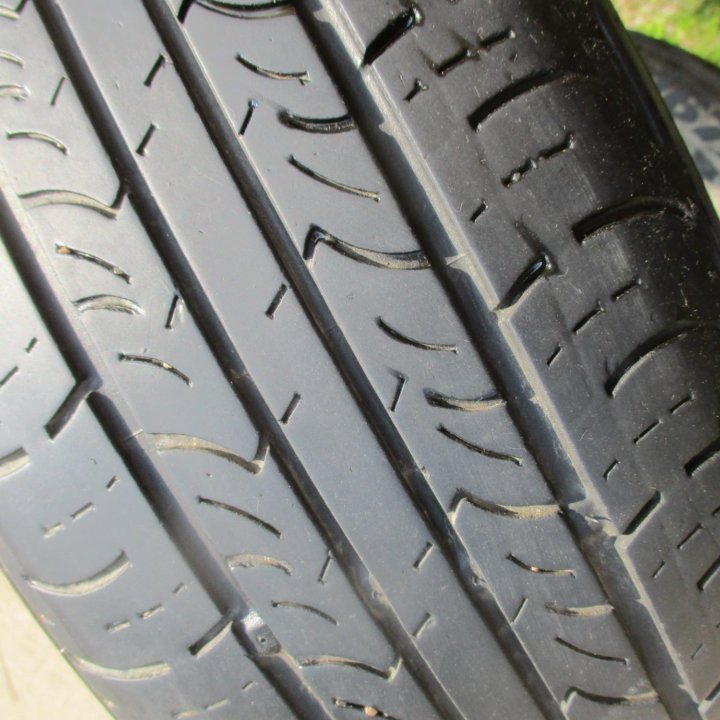 2шт 185 \ 60 R14 Roadstone