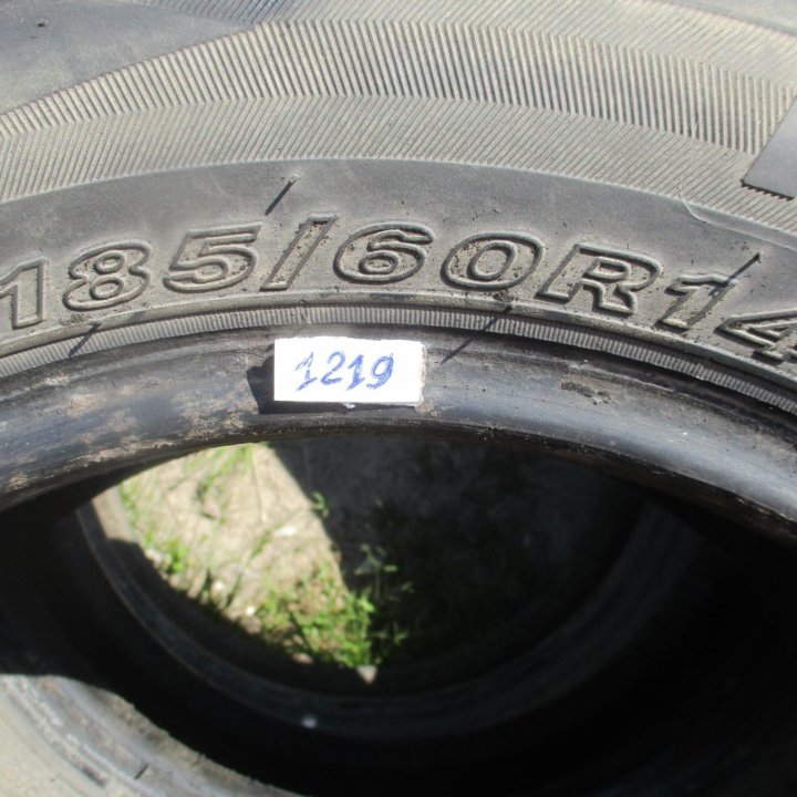 2шт 185 \ 60 R14 Roadstone