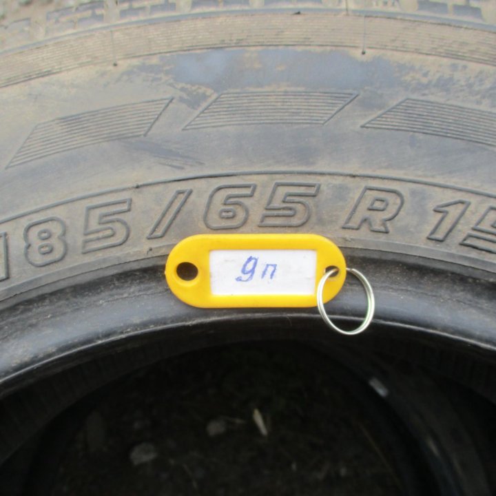 2шт 185 \ 65 R15 Nokian