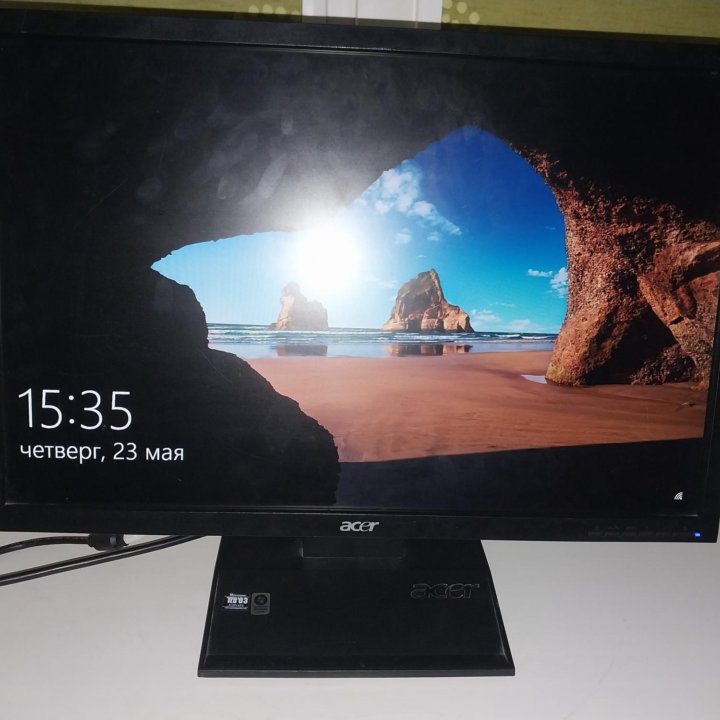 Монитор Acer V223W