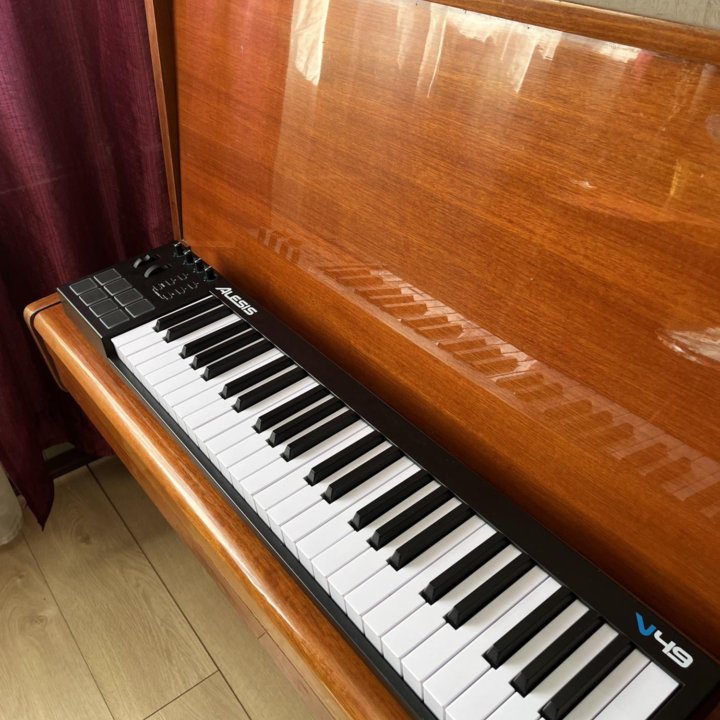 MIDI Клавиатура Alesis v49