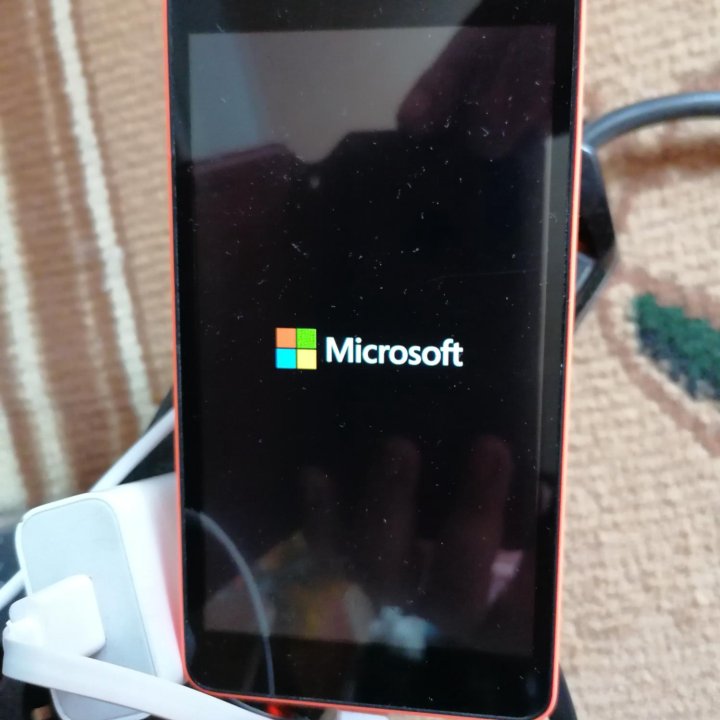 Телефон Microsoft Lumia RM - 1090.