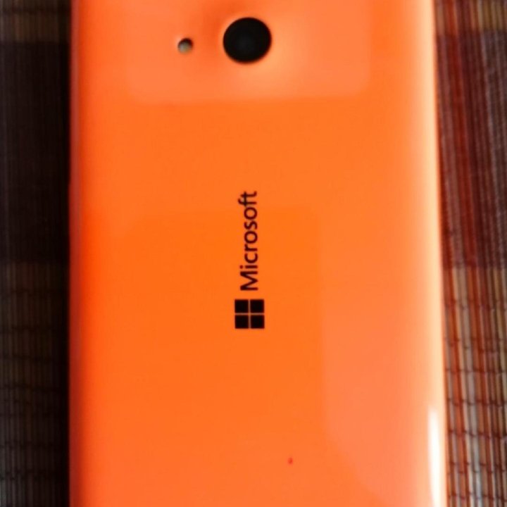 Телефон Microsoft Lumia RM - 1090.