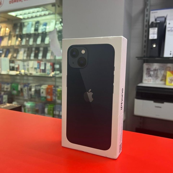 Смартфон Apple iPhone 13 128GB