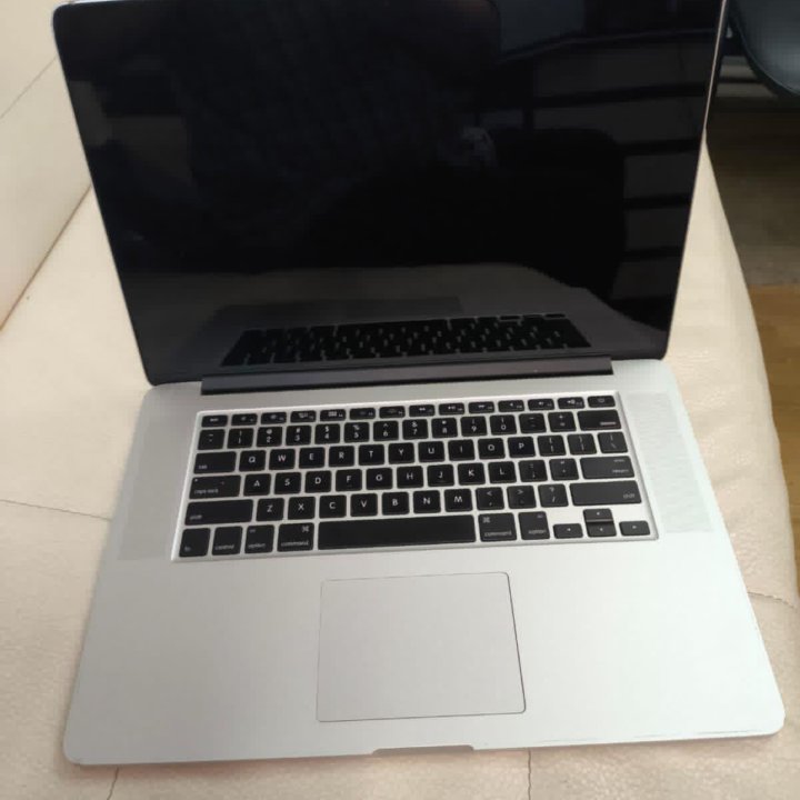 A1398 Retina 15” MacBook Pro 15 c 16gb ОЗУ , 2.3gh