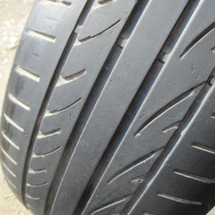 2шт 215 \ 55 R17 Hankook