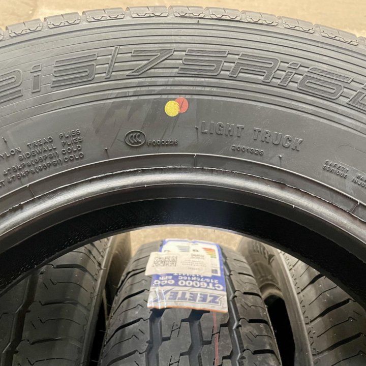 215/75 R16C 113/111 Zeetex 6000