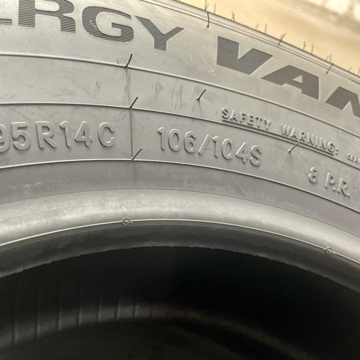 195R14C 106/104S Toyo Nano Energy van