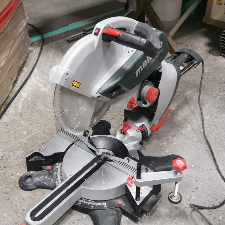 Торцовочная пила Metabo KGS 315 Plus