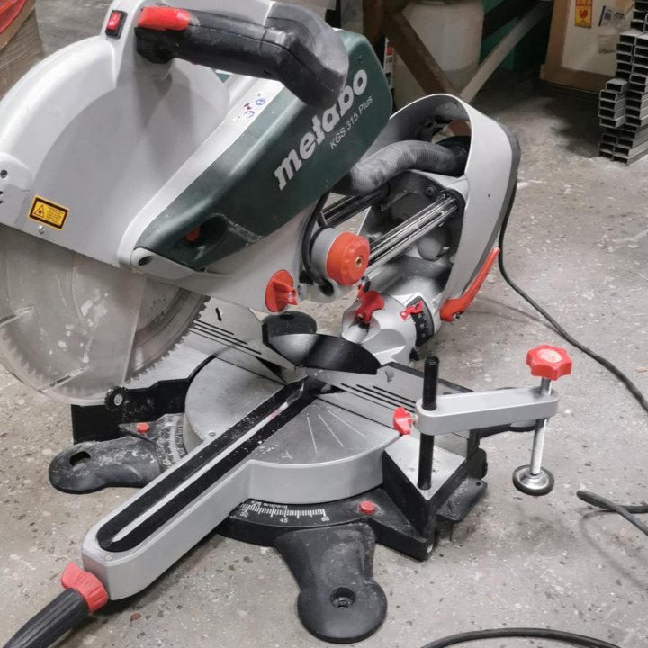 Торцовочная пила Metabo KGS 315 Plus