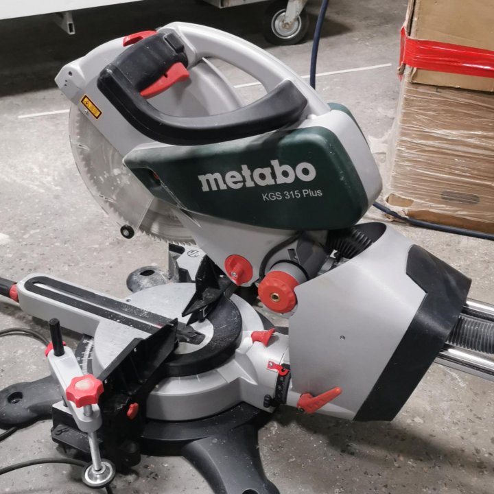 Торцовочная пила Metabo KGS 315 Plus